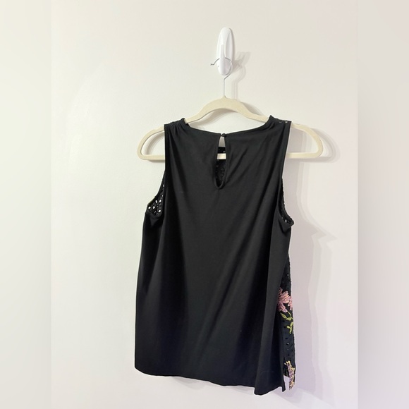 💖ANTHROPOLOGIE Meadow Rue Black Eyelet Harriet Floral Embroidery Sleeveless Top - Picture 5 of 6